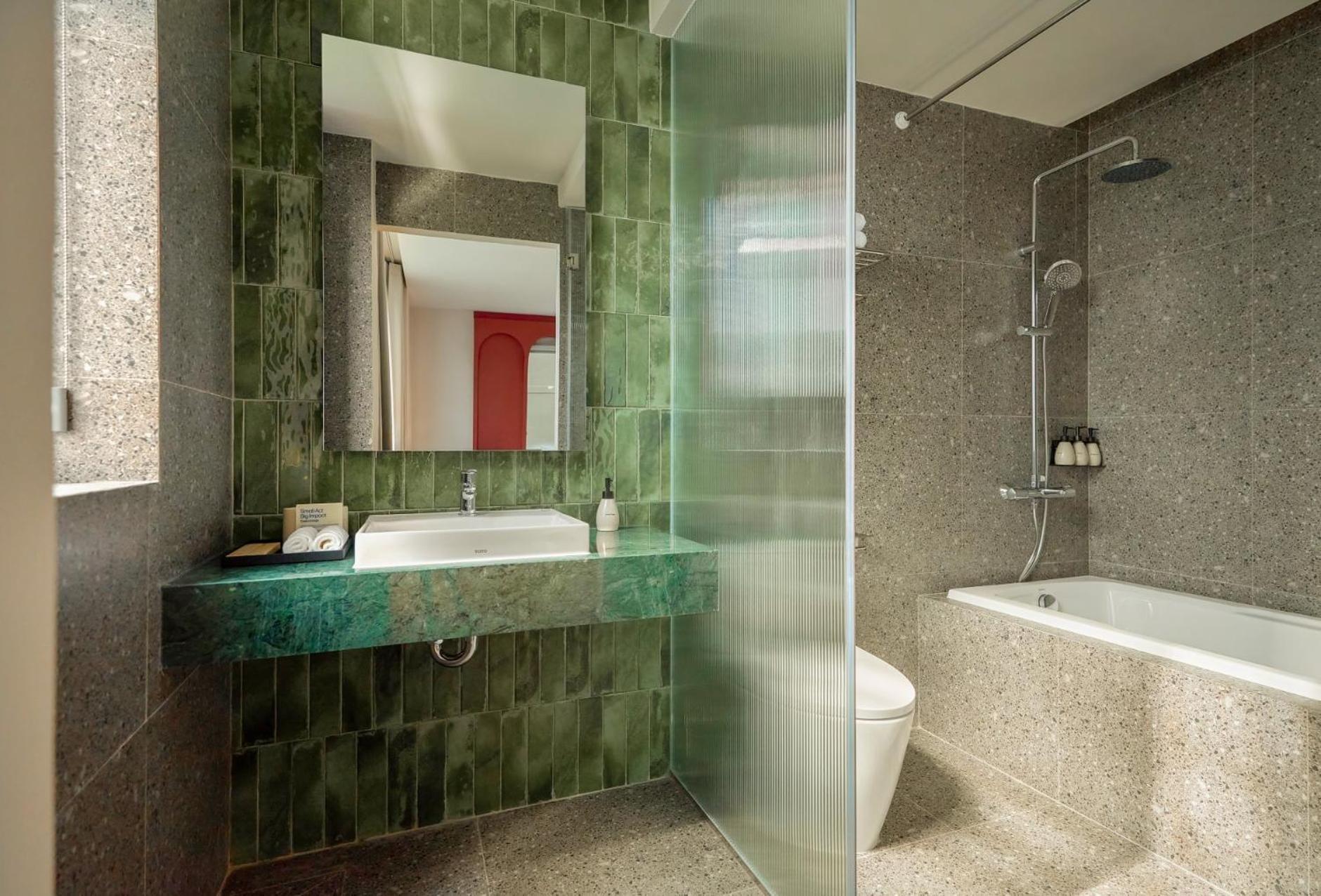 Hotel M Village Centre - Free Laundry And Kitchen