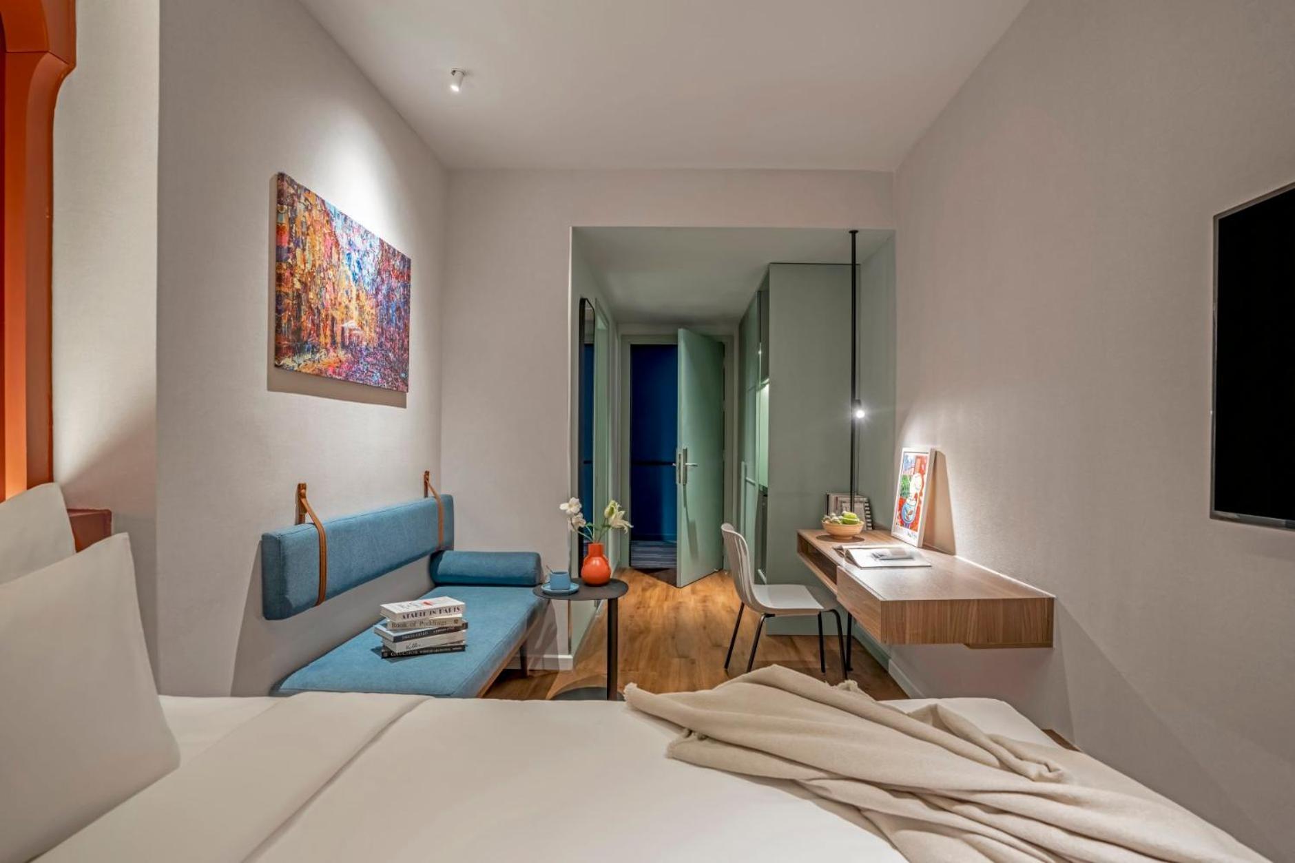 Hotel M Village Centre - Free Laundry And Kitchen 4*