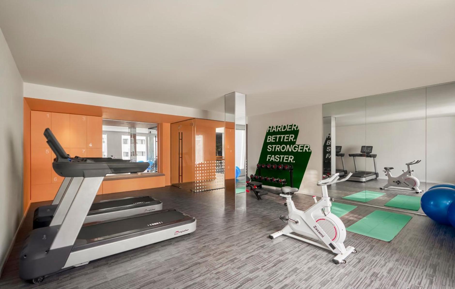 M Village Centre - Free Laundry And Kitchen Hotel