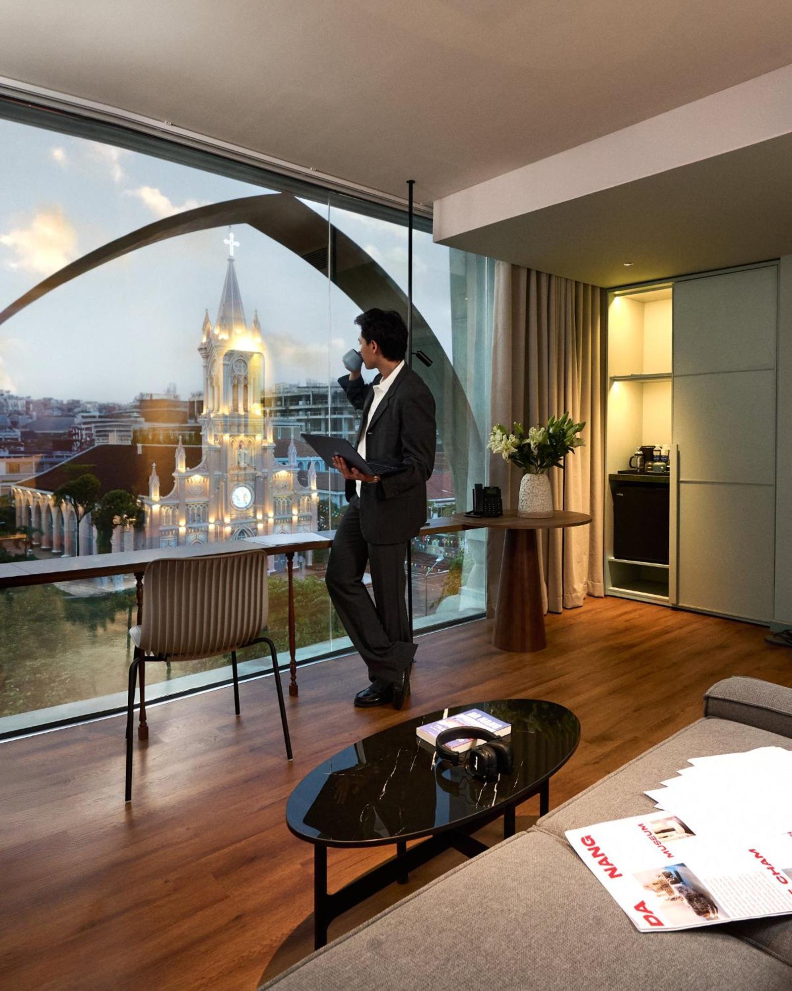 Hotel M Village Centre - Free Laundry And Kitchen 4*